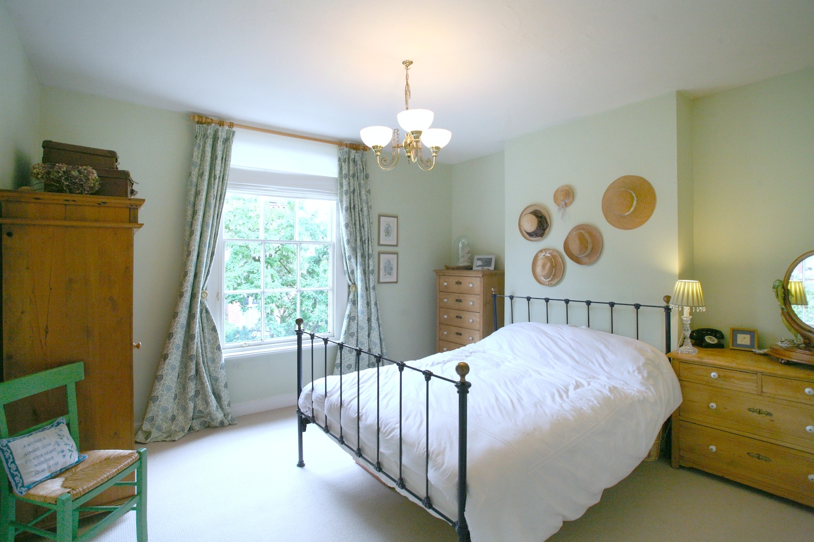 4 Normans Place  010 - INT.JPG